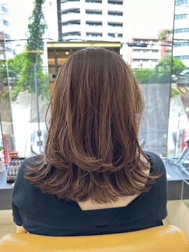 キサ ファータ 恵比寿(kisa fata) 20代30代40代顔まわりレイヤーウルフハイライト白髪ぼかしロング