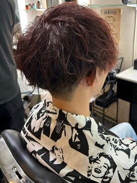 ディスイズバーバー(THIS IS BARBER) ツイスパ　レッド系カラー　刈り上げマッシュ【札幌】