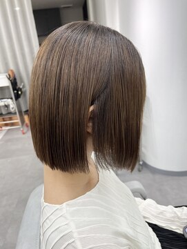 エルサ(Elsa) 切りっぱなしボブ【タッセルボブ】