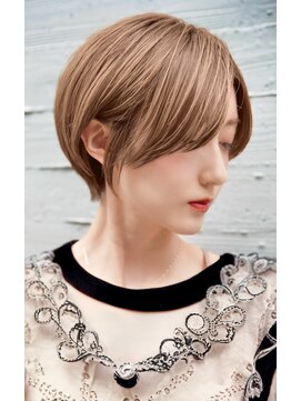 カライングドゥ(ing deux) 大人可愛い20代30代40代黒髪前下がりひし形小顔ボブ丸みショート