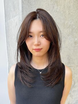 ミリ(mm) レイヤーカット/ウェットヘア/ベージュカラー