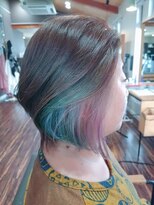 サク(SAKU)&nbsp;インナーカラーのミディアム