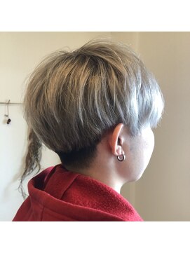 オルシアアートオブヘアー(allcia art of hair) ホワイトシルバーカラー