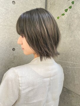 ジアン バイ ミルボン NU茶屋町+(GIEN by milbon) 小顔/オリーブグレージュ/ミントグリーン/切りっぱなし@小原拓馬