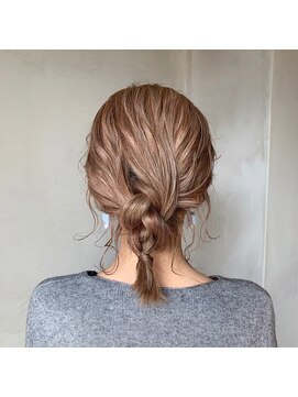 ニキータ(Nikiita) ミルクティーベージュ　B2413