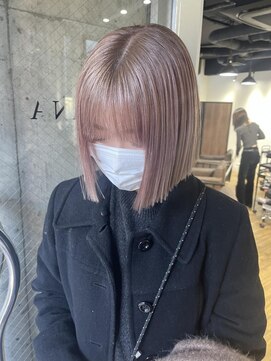 アルカナ 明治神宮前原宿(ARCANA) ピンクベージュ　切りっぱなしボブ　ホワイトピンク