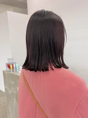ダークバーガンディー/ツヤ髪スタイルタッセルカット透明感ボブ