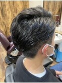 サイドパートスタイル