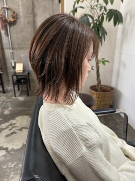 ヴィップルーム(viproom) ツヤ髪スタイルブルージュマッシュウルフイヤリングカラー