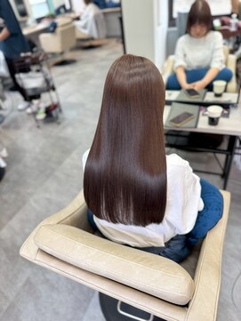 シシ 新宿(She 2.) 髪質改善/ツヤ髪ストレート/垢抜け/ ロングヘア/ストレートヘア