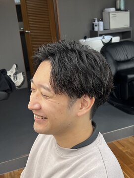 ザデイトウキョウ 表参道 青山(THE DAY TOKYO) MEN’S/サーフカール/刈り上げセンターパート/表参道駅/青山