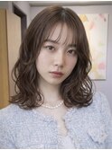 巻き髪風デジタルパーマくびれミディアムパーマコテ巻き風パーマ
