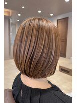 ショコララテ 伸びても気にならない白髪ぼかしハイライトボブ
