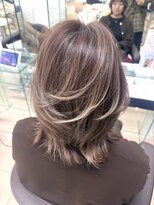 アース 大分森町店(HAIR&MAKE EARTH)&nbsp;白髪を活かす大人のミルクティーハイライト