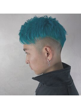 ジゼル(gisele) ターコイズブルー×フェードショート