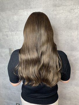 ジェームス(Jyym's) 韓国風ヘア、アイスティーカラー