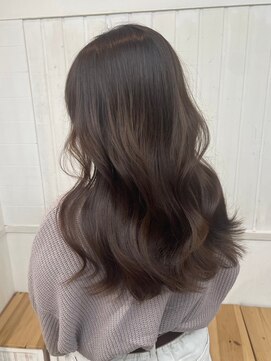 ネウィサリュー 立川(newi saLyu) 丸型卵形レイヤーカットエアリーロング美髪ピンクブラウン立川