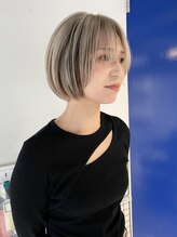 バックボッカー(BACK BOCKER) ローライト×ショート[ブリーチ/レイヤーカット/静岡駅]