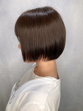 リコラックスビー(LICO LUXBE) 内巻きボブ　アッシュブラウン