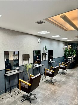 リム(LIM)の写真/アットホームな雰囲気で居心地の良い空間。初めての方でも緊張せず落ち着く空間が◎自分の髪にご褒美を…。