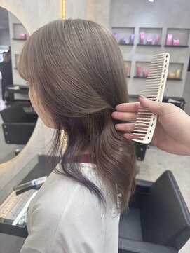 ルノン(LUNON) イメチェンヘアスタイルホワイトブロンド外ハネボブ美髪のススメ