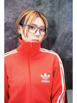 ビハインドザカーテン(BEHIND THE CURTAIN) ハンサムショート×ツーブロック×セクションカラー