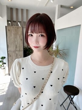 カシビ(kashibi) 王道ショートに顔まわりにちょいウルフを添えて。