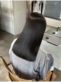 オリーブグレージュ