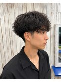 シャドウパーマ黒髪マッシュショート20代30代刈り上げ束感艶