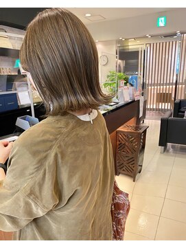 カミエ(kamie) ＊馴染むベージュハイライト 透明感 外ハネボブ 三宮美容室 神戸