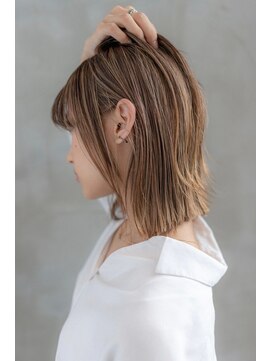 アンスリウム 吹田(Anthurium) ミディアムレイヤー/大人可愛い/髪質改善/シースルーバング