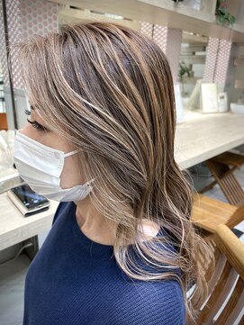 テテ(TETE) オシャレに白髪ぼかし