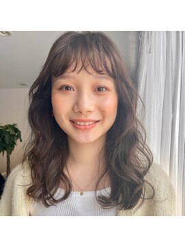 マグノリア オモテサンドウ(MAGNOLiA Omotesando) 重軽質感が可愛い愛されロング・・・HINATA