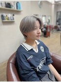 ウルフカット ホワイトブロンド 刈り上げショート 韓国ショート