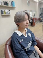 ハピネス 王寺店(Happiness) ウルフカット ホワイトブロンド 刈り上げショート 韓国ショート