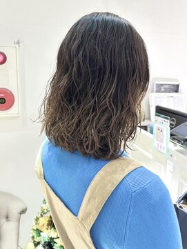 バブ バイネオリーブ(Bab by neolive) ミディアムパーマ/小顔/前髪/スパイラル/ベージュ