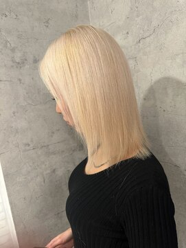 アフィナー(Afinar) 【横浜/横浜駅】艶髪ハイトーン