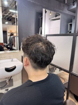 クロムトウキョウ ザ バーバー 新宿本店(CHROM TOKYO the Barber) 無造作パーマ
