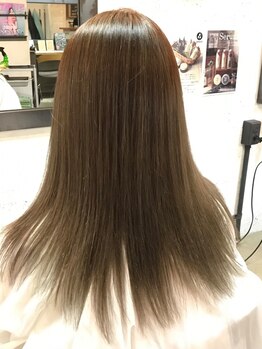 パサつきやゴワつき、広がりが気になる方に！感動の手触りが続く、理想の「さらさらヘア」へと導きます♪