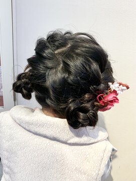 ゼストソエル(ZEST soell) ツインアレンジ　お団子ヘア　三歳　七五三【立川/soell /水島】