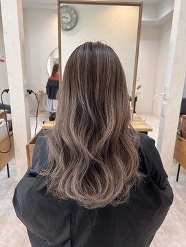 エリス ウメダ(Eliss umeda) バレイヤージュ