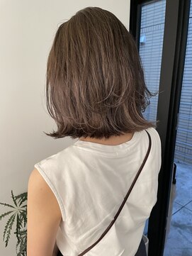 トレス(TRESS) オリーブベージュ　カーキベージュ　外ハネボブ