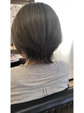 カヌレバイミルクティ(Canel’e by Milk tea) 白髪でもオシャレを楽しみたい