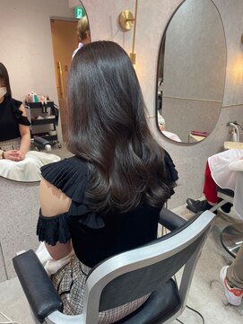 ルームバイシー 新宿(Loom. by Sea) ダークブラウン/ツヤ感カラー/韓国ヘア