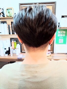 ビハーラ(Vihara) シルキーカットで艶髪ショート