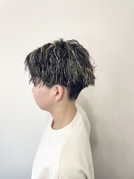オル(Olu) メッシュ×ツイストスパイラルパーマ×刈り上げ