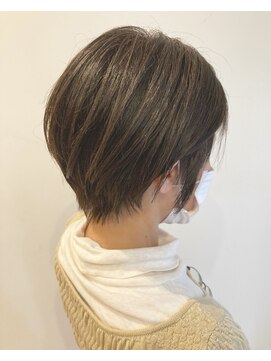 スタジオ アルファプラス 日暮里店(studio α+) ステップボーンカットカットボブショートハイライト白髪ぼかし