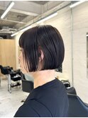 コンパクトな耳かけボブ