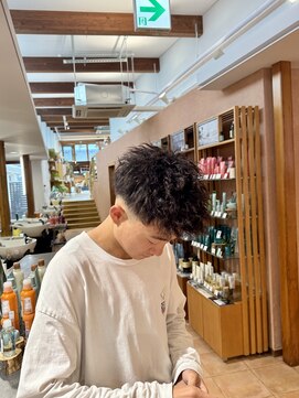 アルファサリダ(ALPHA SALIDA) ノーセットでもカッコいい　ツイストパーマ