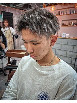 髪屋 紬 メンズ/メッシュ/ハイライト/ツイストパーマ